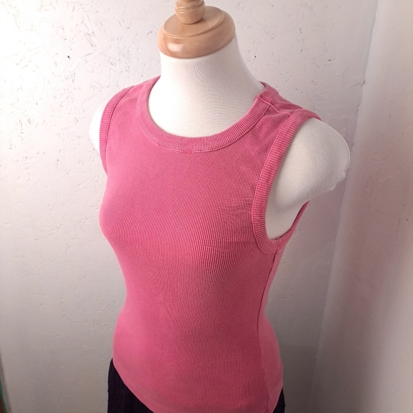 Anthropologie | Pink ribbed simple & cute scoop neck women's tank top - Picture 6 of 12